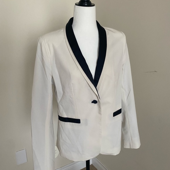 Greylin Tuxedo Blazer - White and Black - M - Picture 6 of 9